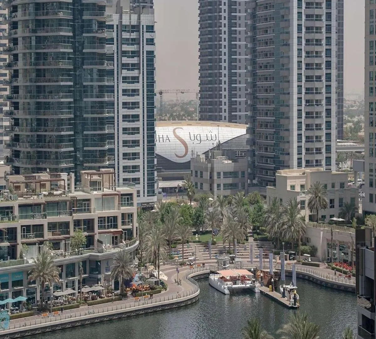 Spacious 2-Bedroom Marina View Apartment With Gym 두바이 아랍에미리트