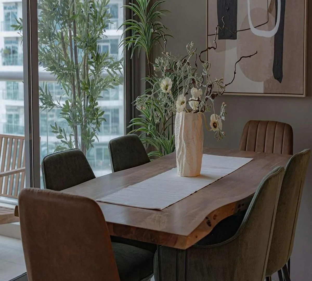 Spacious 2-Bedroom Marina View Apartment With Gym 두바이