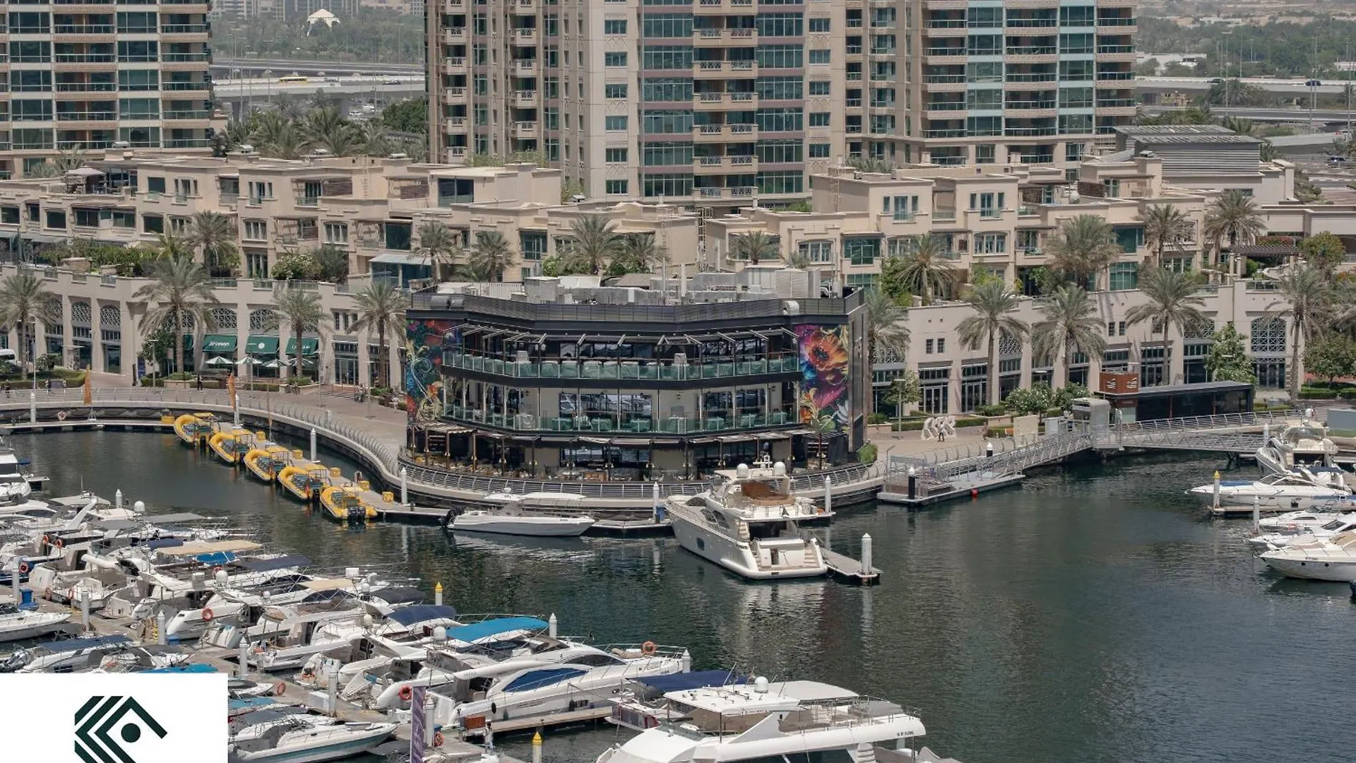 Spacious 2-Bedroom Marina View Apartment With Gym 두바이