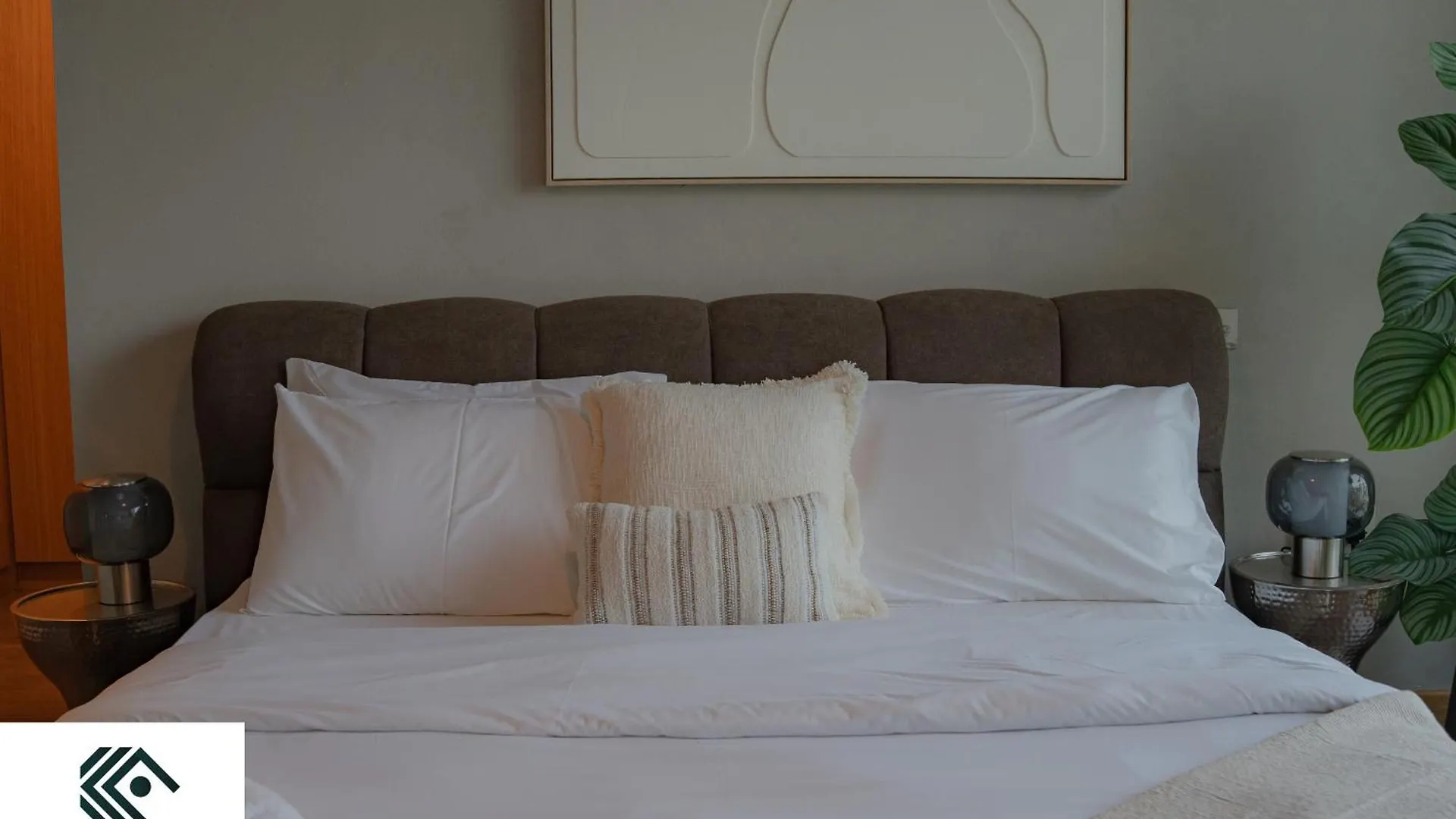 Spacious 2-Bedroom Marina View Apartment With Gym 두바이
