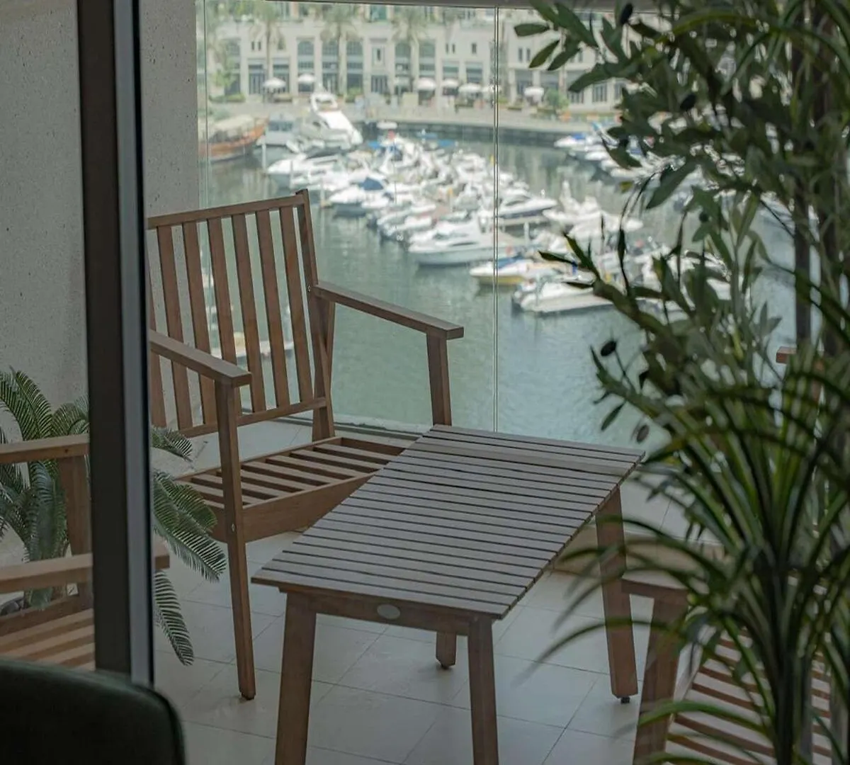 Spacious 2-Bedroom Marina View Apartment With Gym Dubai United Arab Emirates