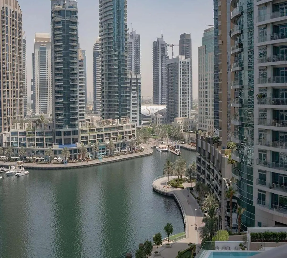 Spacious 2-Bedroom Marina View Apartment With Gym Dubai