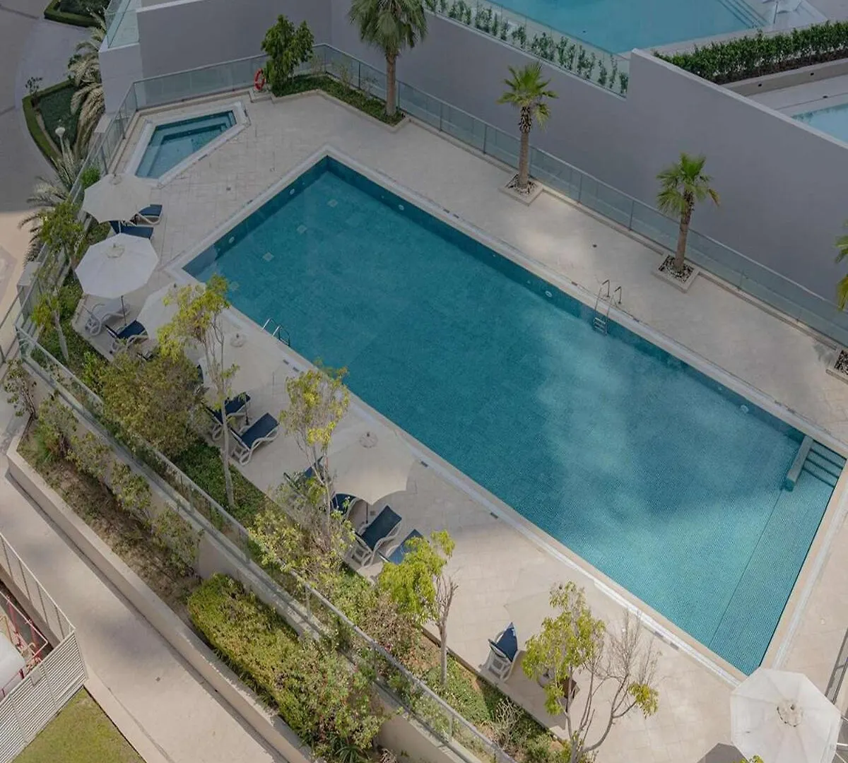 Spacious 2-Bedroom Marina View Apartment With Gym Dubai