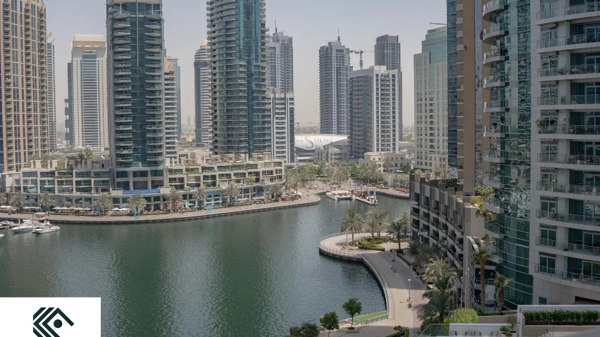 Spacious 2-Bedroom Marina View Apartment With Gym Dubai