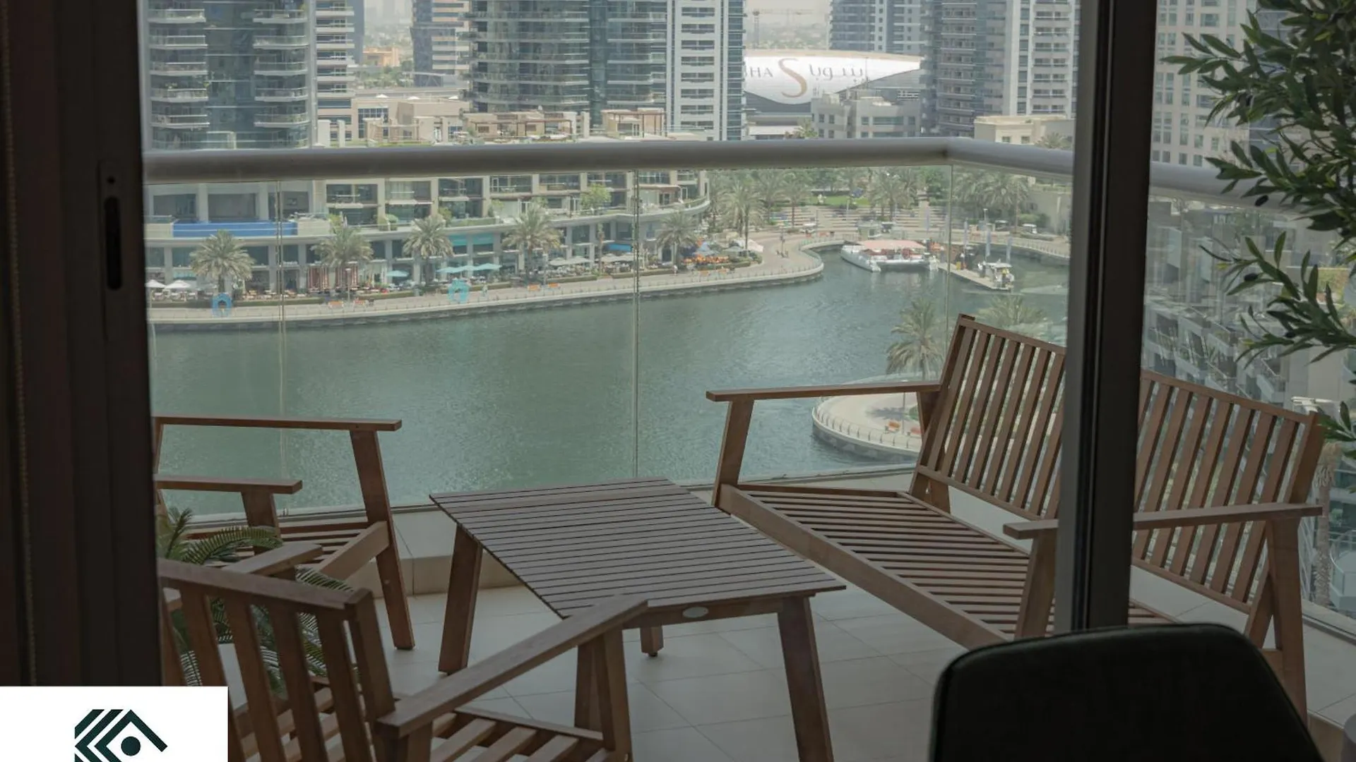Spacious 2-Bedroom Marina View Apartment With Gym Dubai United Arab Emirates