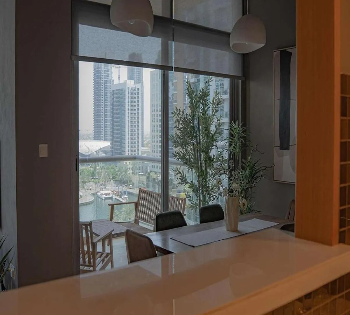 Spacious 2-Bedroom Marina View Apartment With Gym Dubai 0*,