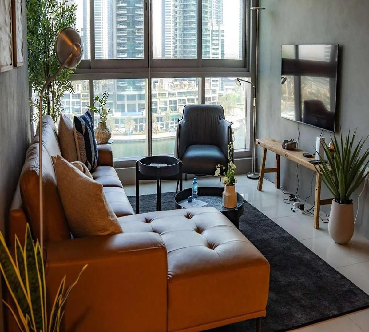 Spacious 2-Bedroom Marina View Apartment With Gym Dubai United Arab Emirates